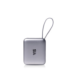 بنك طاقة SIA Volt Link SIPB35WTC-GR سعة 10000 مللي أمبير في الساعة، بقوة 35 واط PD/PPS، مزود بكابل من النوع C مدمج، باللون الرمادي.